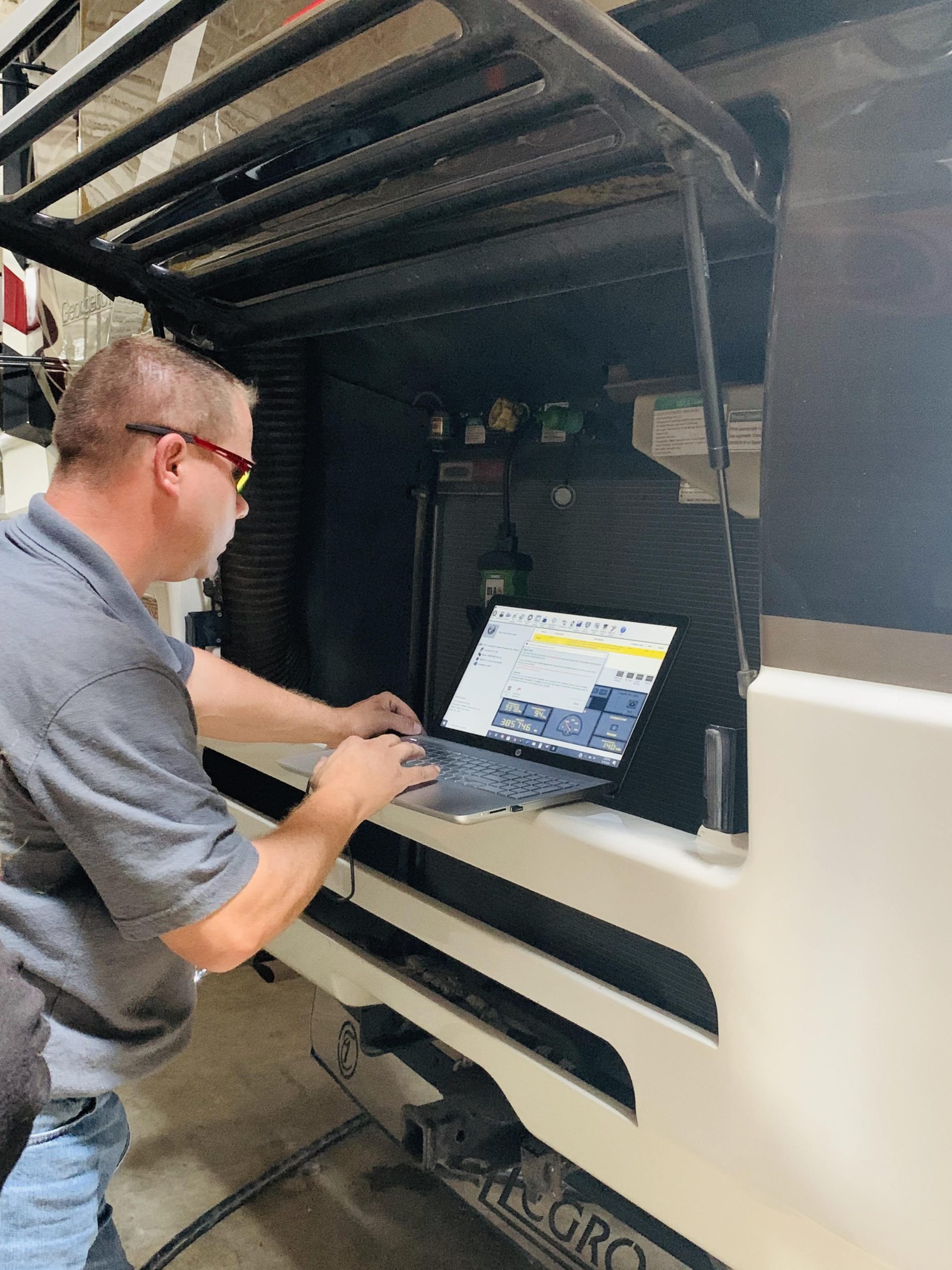 Steven S. Paul Recreational Vehicle RV Expert Witness - Diagnosing Motorhome Steven S. Paul Recreational Vehicle RV Expert Witness - Diagnosing Motorhome