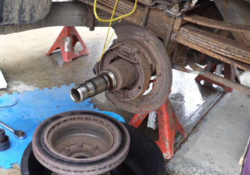 2015 Ford F350 Rear Brakes Disassembled 2015 Ford F350 Rear Brakes Disassembled